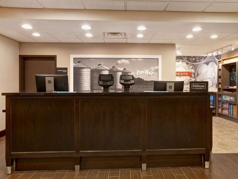 Hampton Inn Dekalb - Near The University Ngoại thất bức ảnh