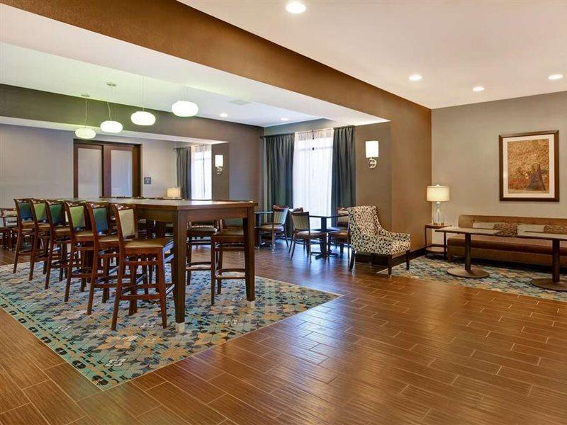Hampton Inn Dekalb - Near The University Ngoại thất bức ảnh