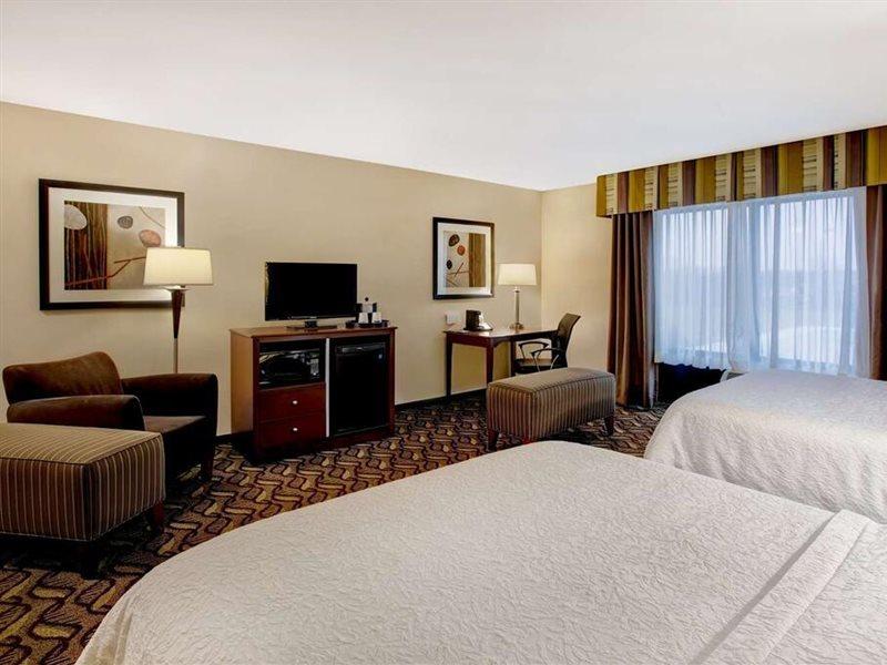 Hampton Inn Dekalb - Near The University Ngoại thất bức ảnh