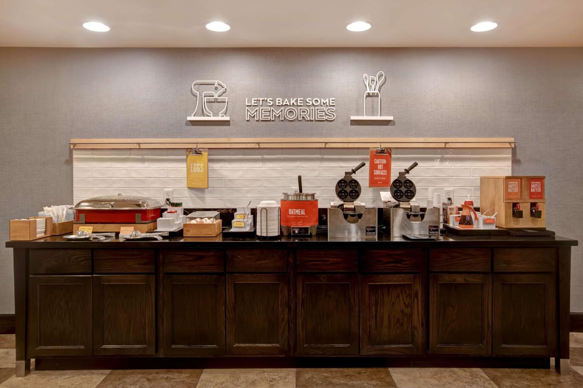 Hampton Inn Dekalb - Near The University Ngoại thất bức ảnh