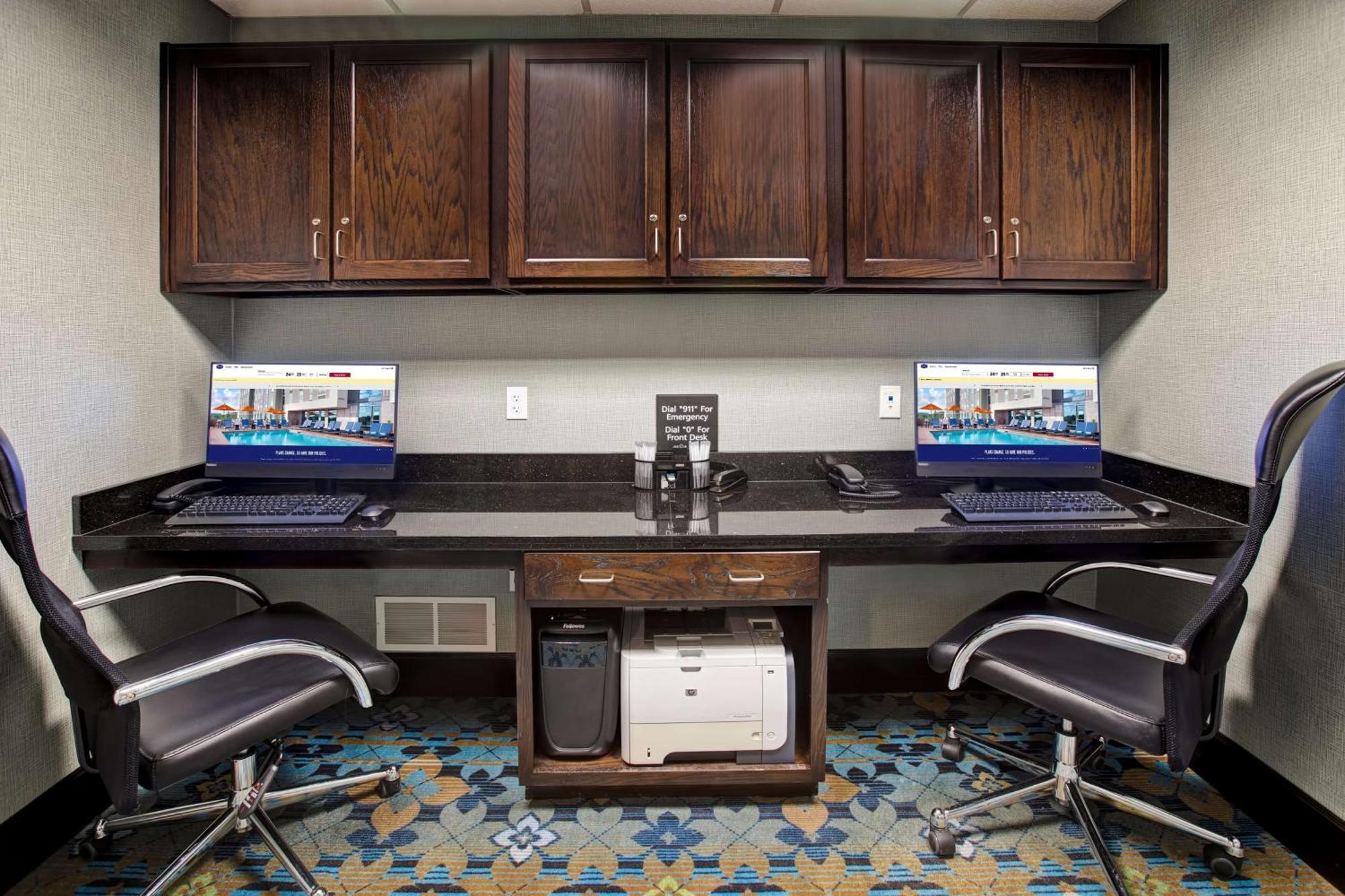 Hampton Inn Dekalb - Near The University Ngoại thất bức ảnh