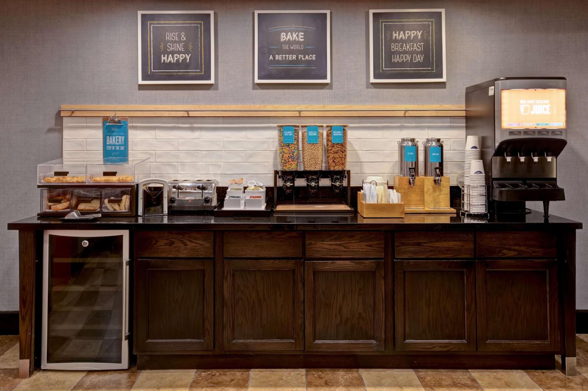 Hampton Inn Dekalb - Near The University Ngoại thất bức ảnh
