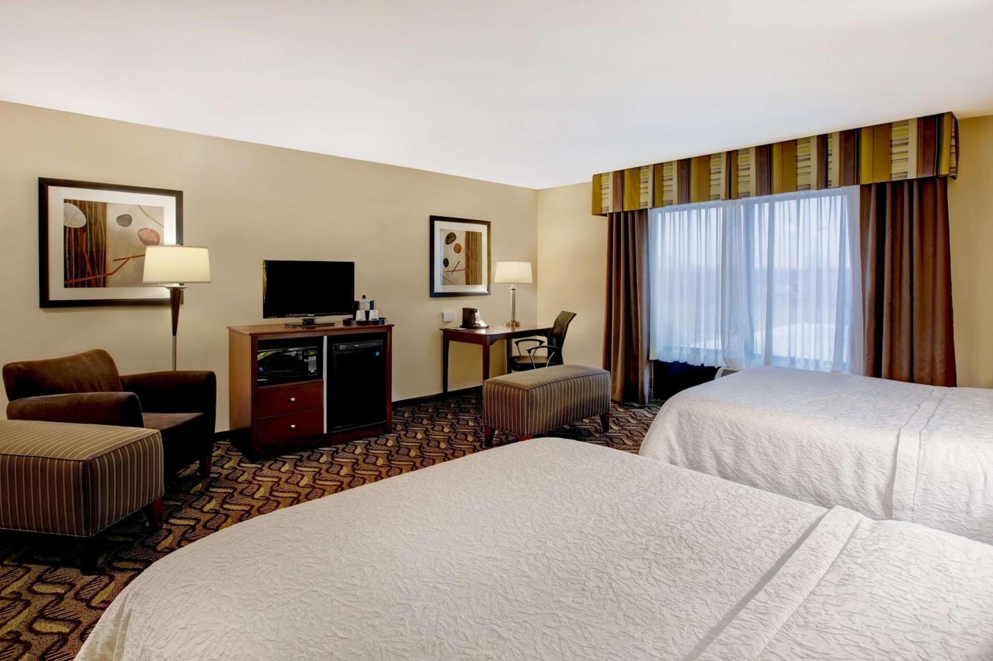 Hampton Inn Dekalb - Near The University Ngoại thất bức ảnh