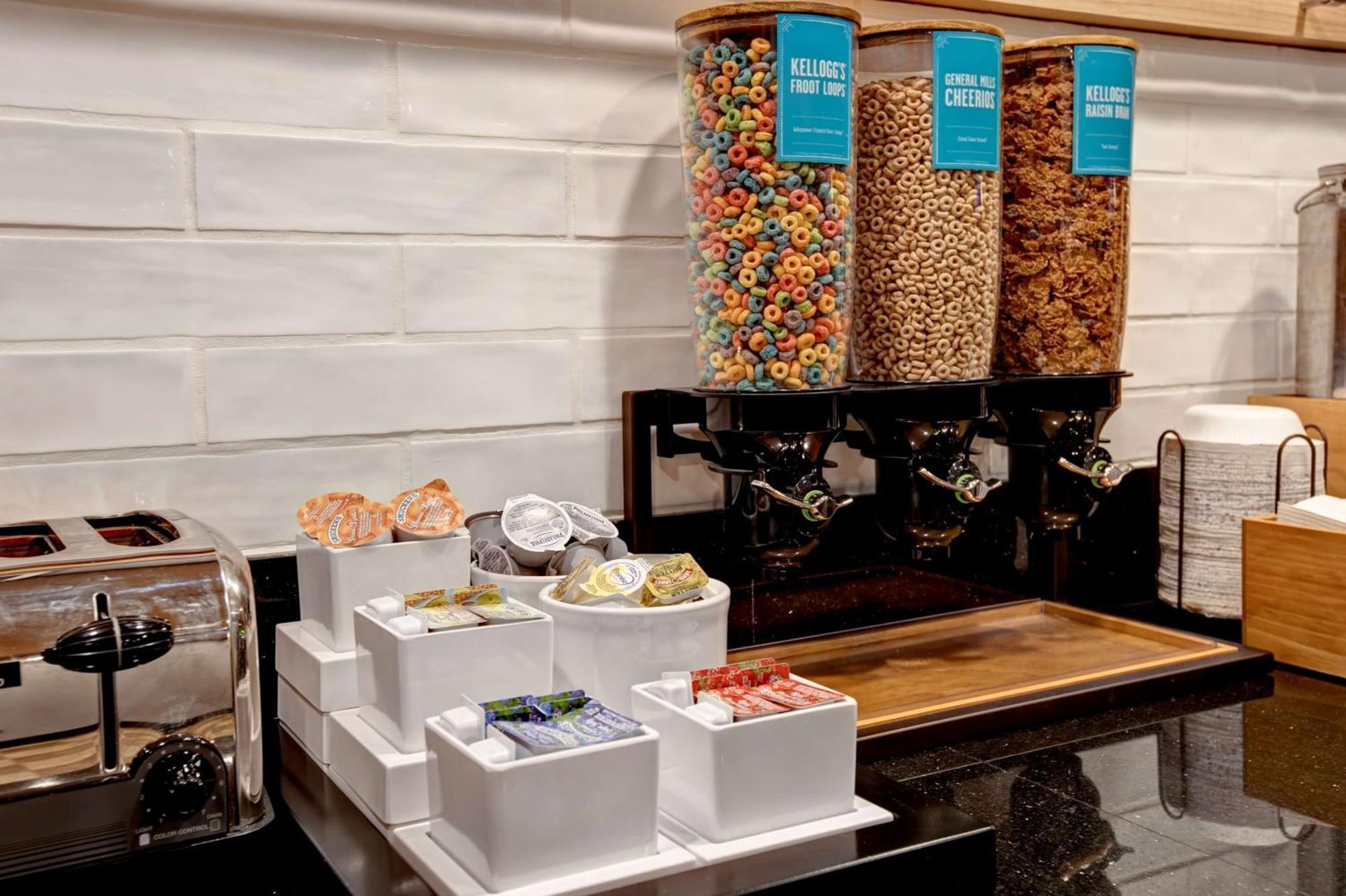 Hampton Inn Dekalb - Near The University Ngoại thất bức ảnh
