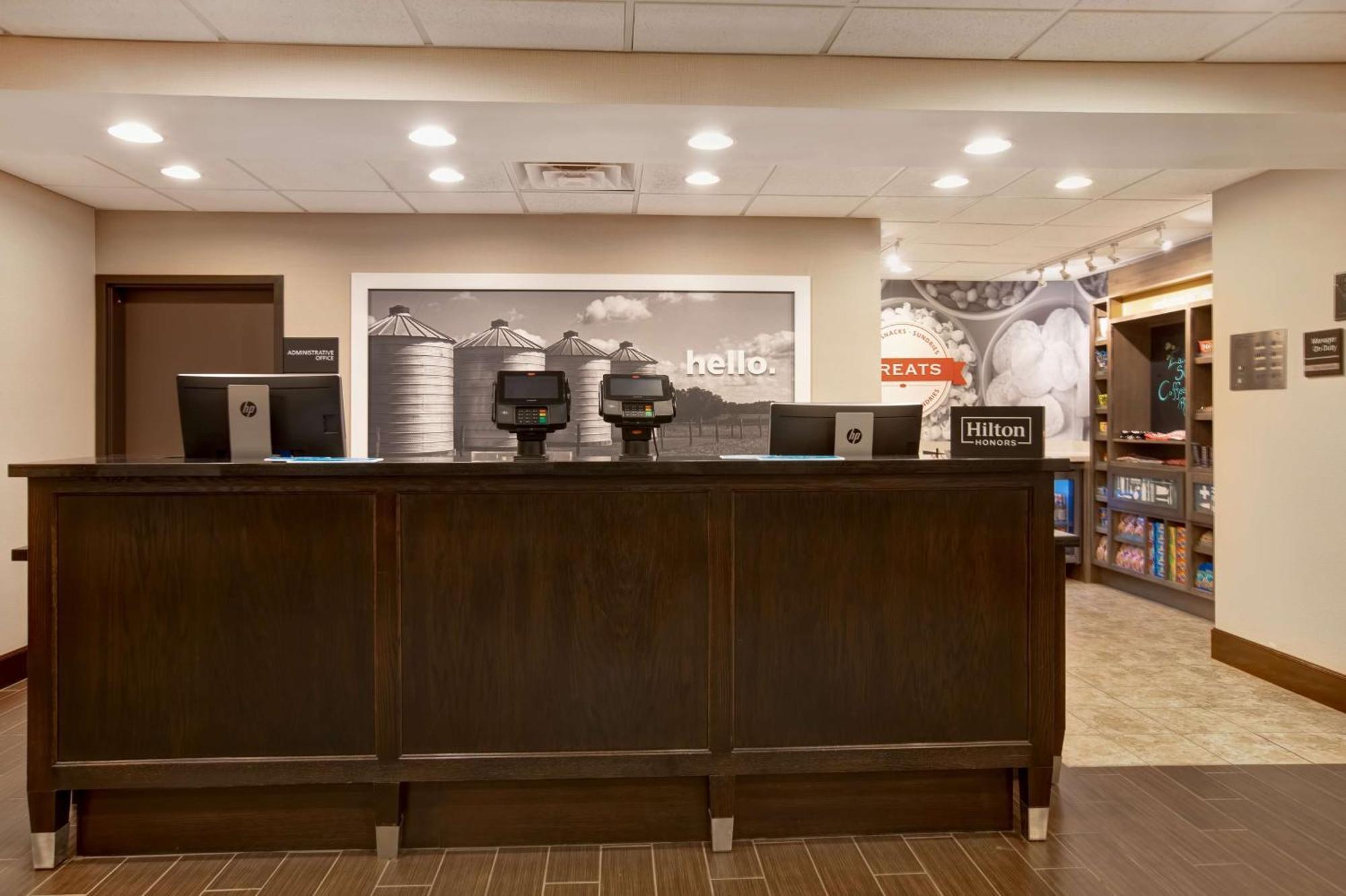 Hampton Inn Dekalb - Near The University Ngoại thất bức ảnh