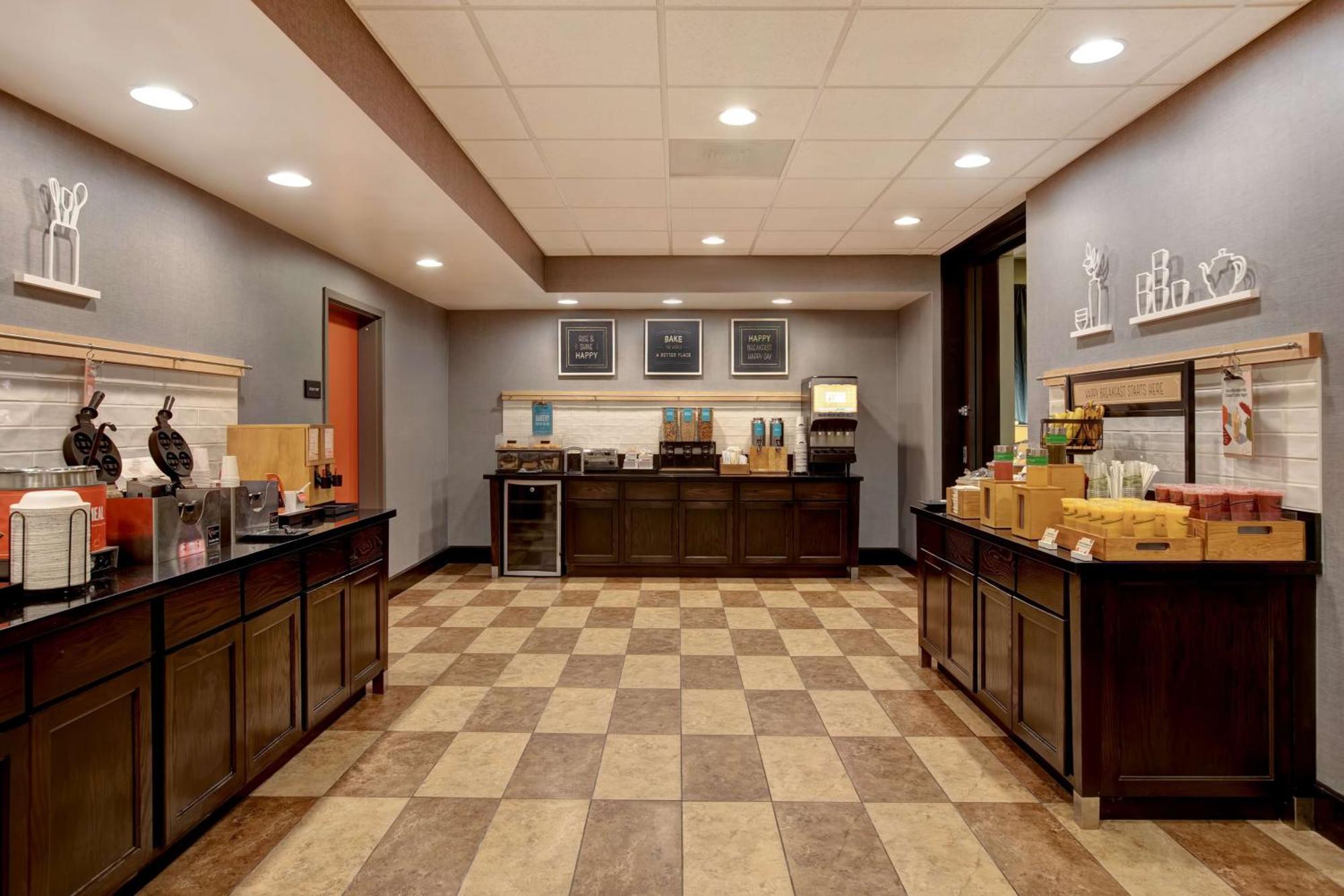 Hampton Inn Dekalb - Near The University Ngoại thất bức ảnh