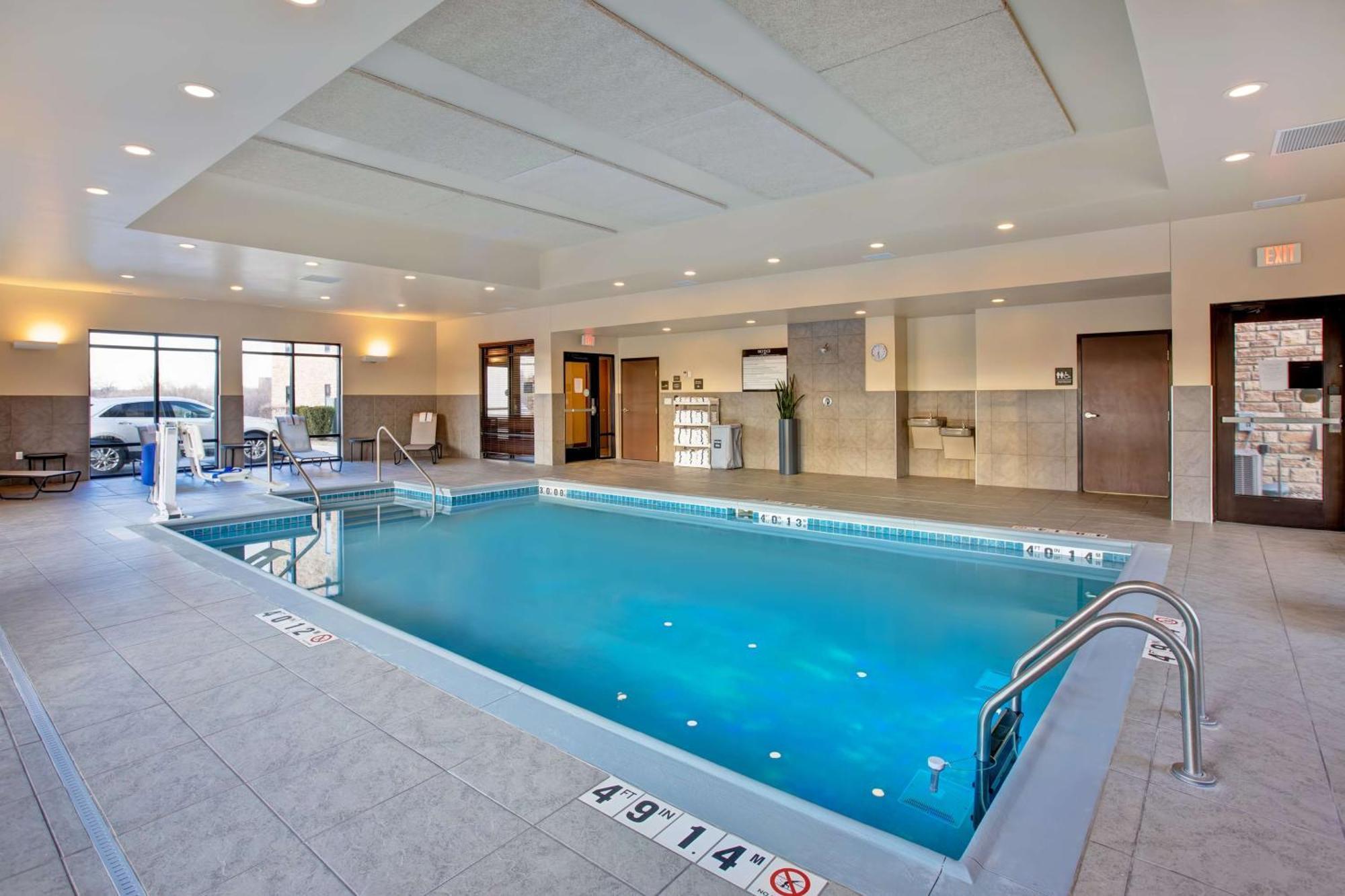Hampton Inn Dekalb - Near The University Ngoại thất bức ảnh