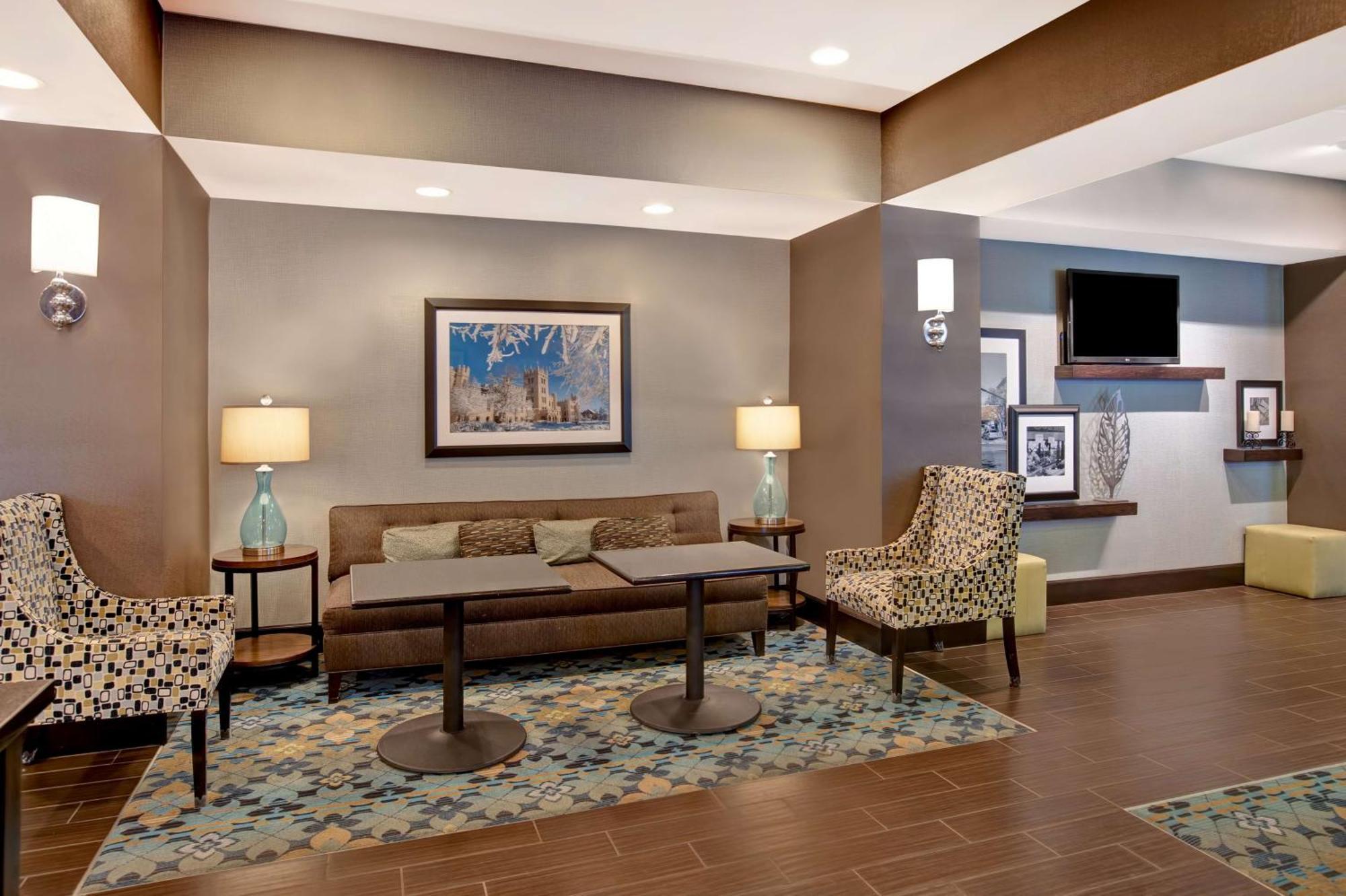 Hampton Inn Dekalb - Near The University Ngoại thất bức ảnh