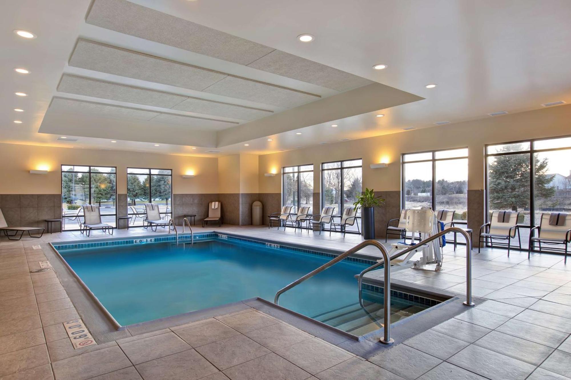 Hampton Inn Dekalb - Near The University Ngoại thất bức ảnh