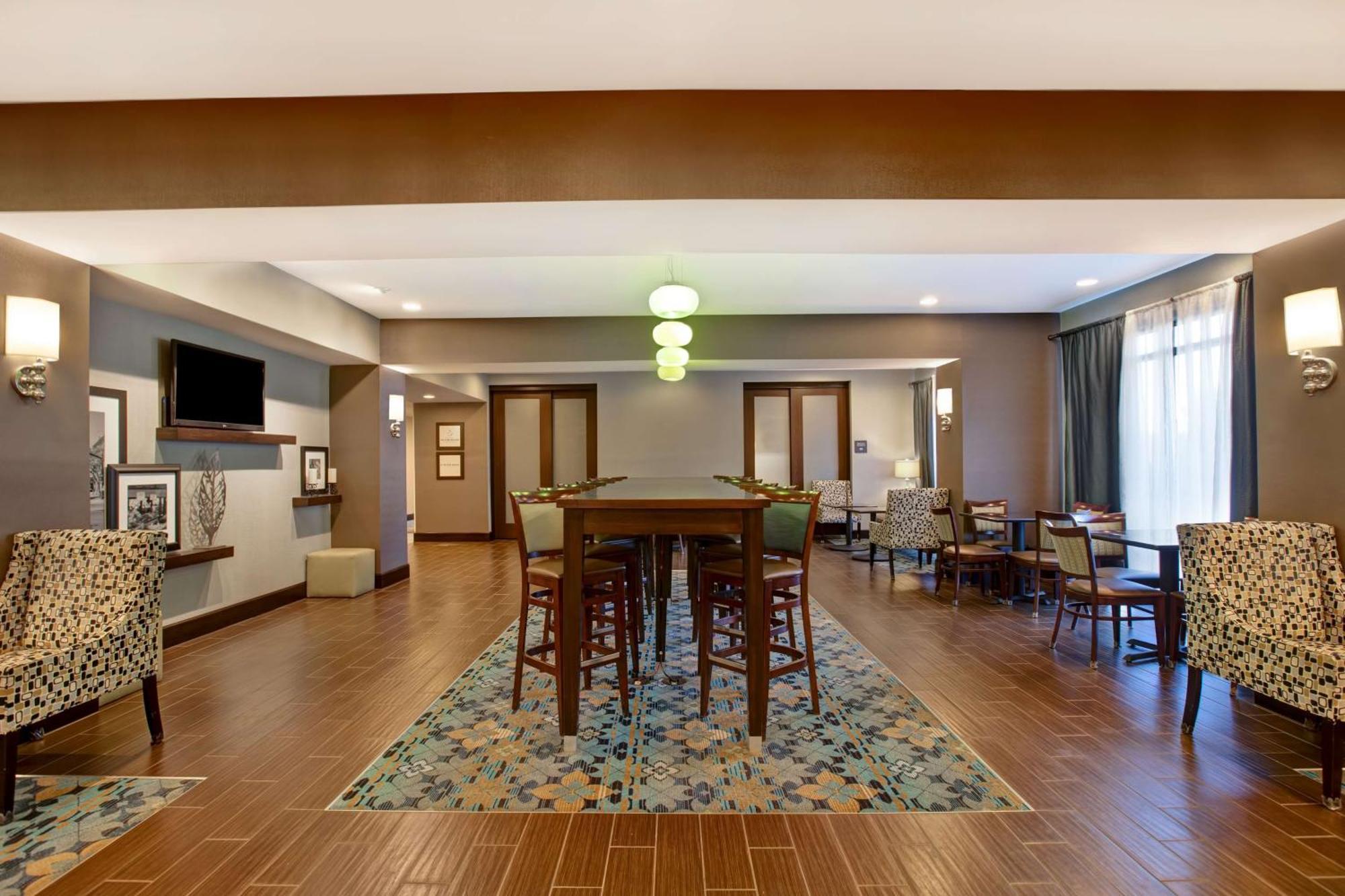 Hampton Inn Dekalb - Near The University Ngoại thất bức ảnh