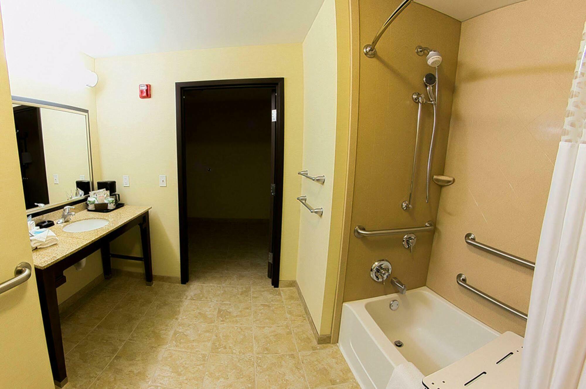 Hampton Inn Dekalb - Near The University Ngoại thất bức ảnh